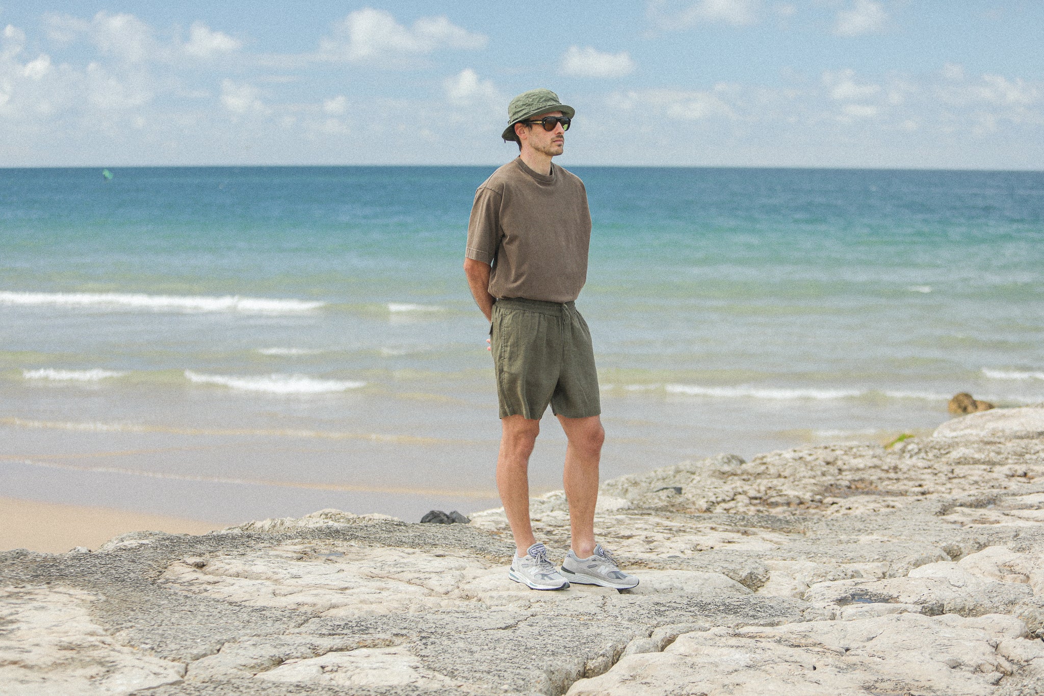Beach Short Lin Khaki - Image 10
