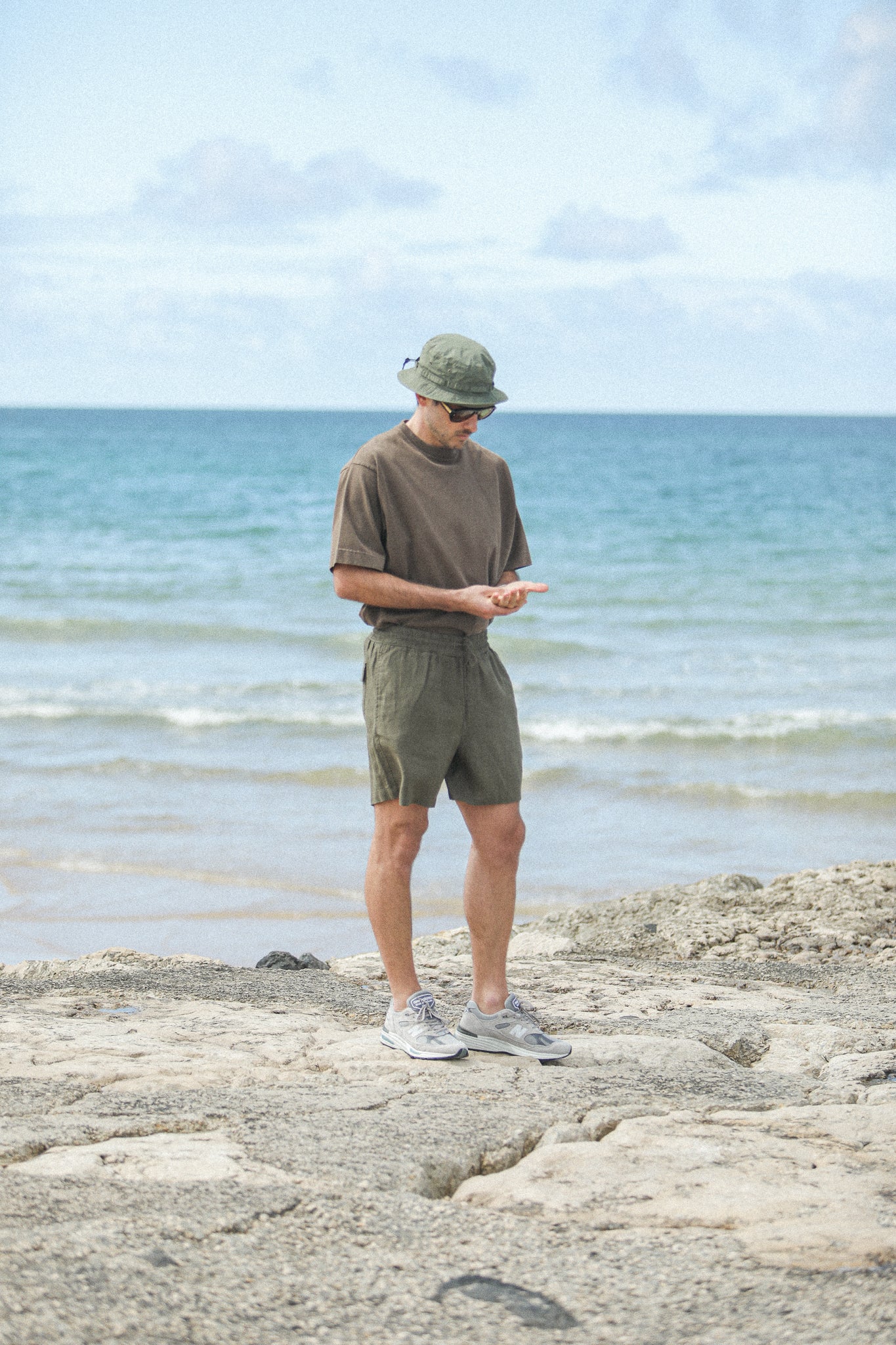 Beach Short Lin Khaki - Image 2