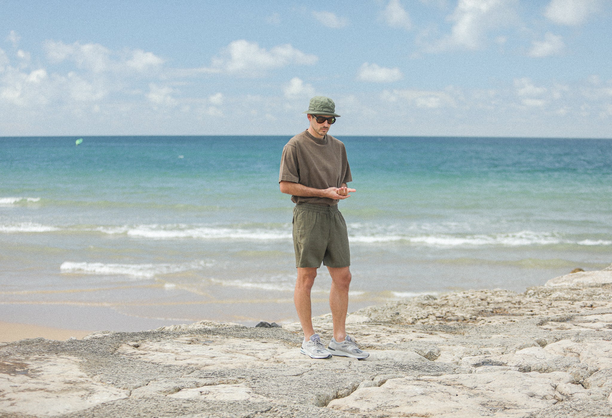 Beach Short Lin Khaki - Image 3