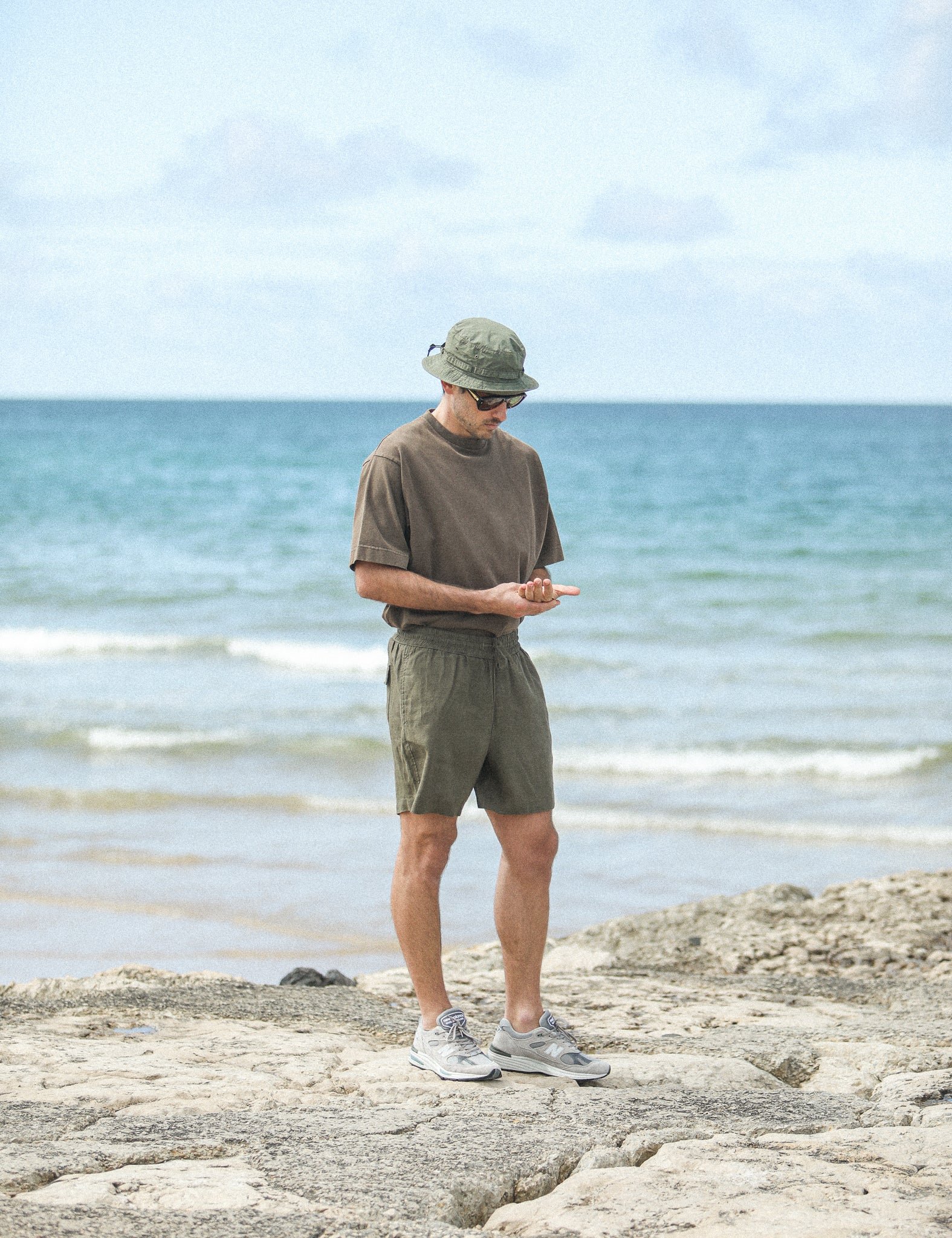 Beach Short Lin Khaki - Image 9