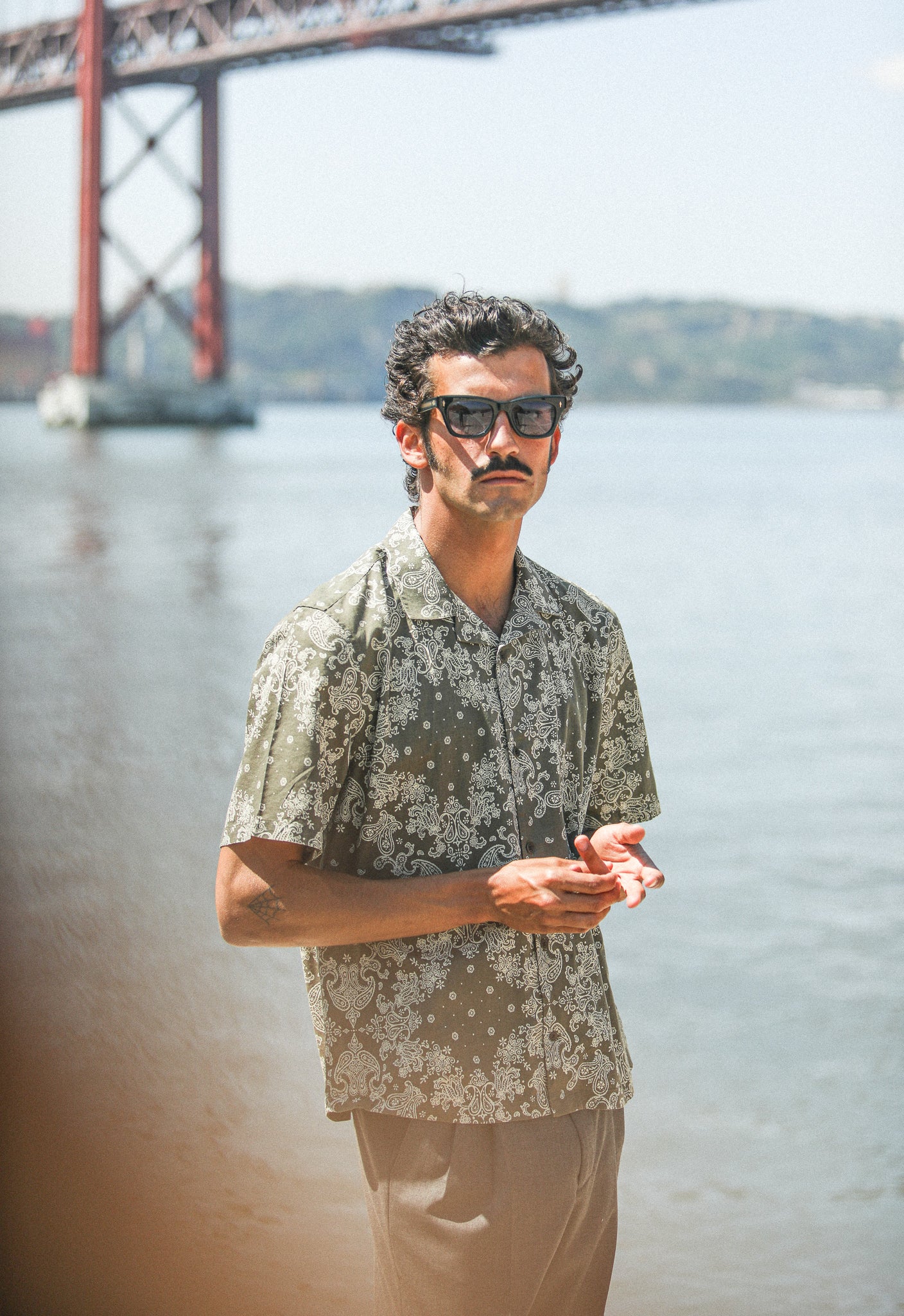 Chemise Camp Collar Bandana Khaki - Image 2