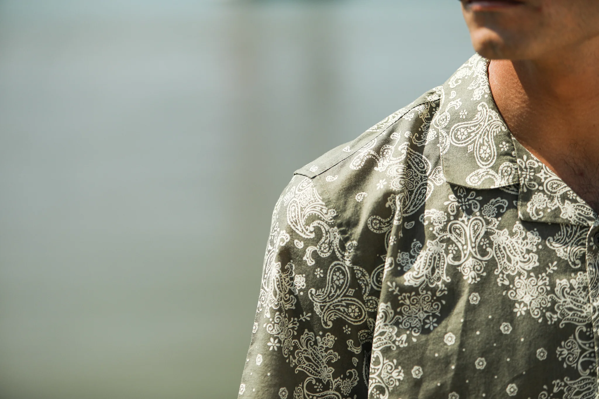 Chemise Camp Collar Bandana Khaki - Image 4