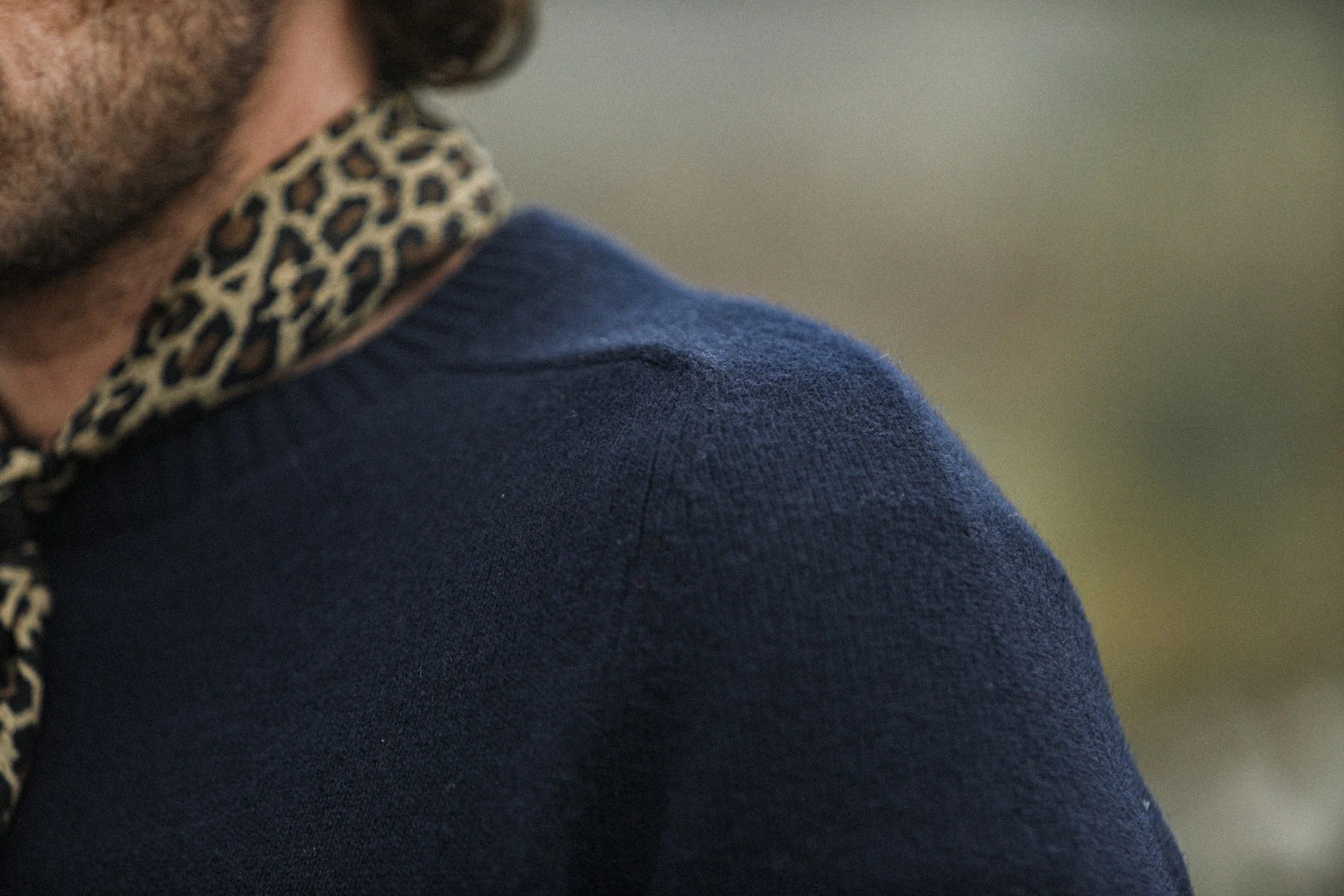 Pull Col Rond Lambswool Marine - Image 6
