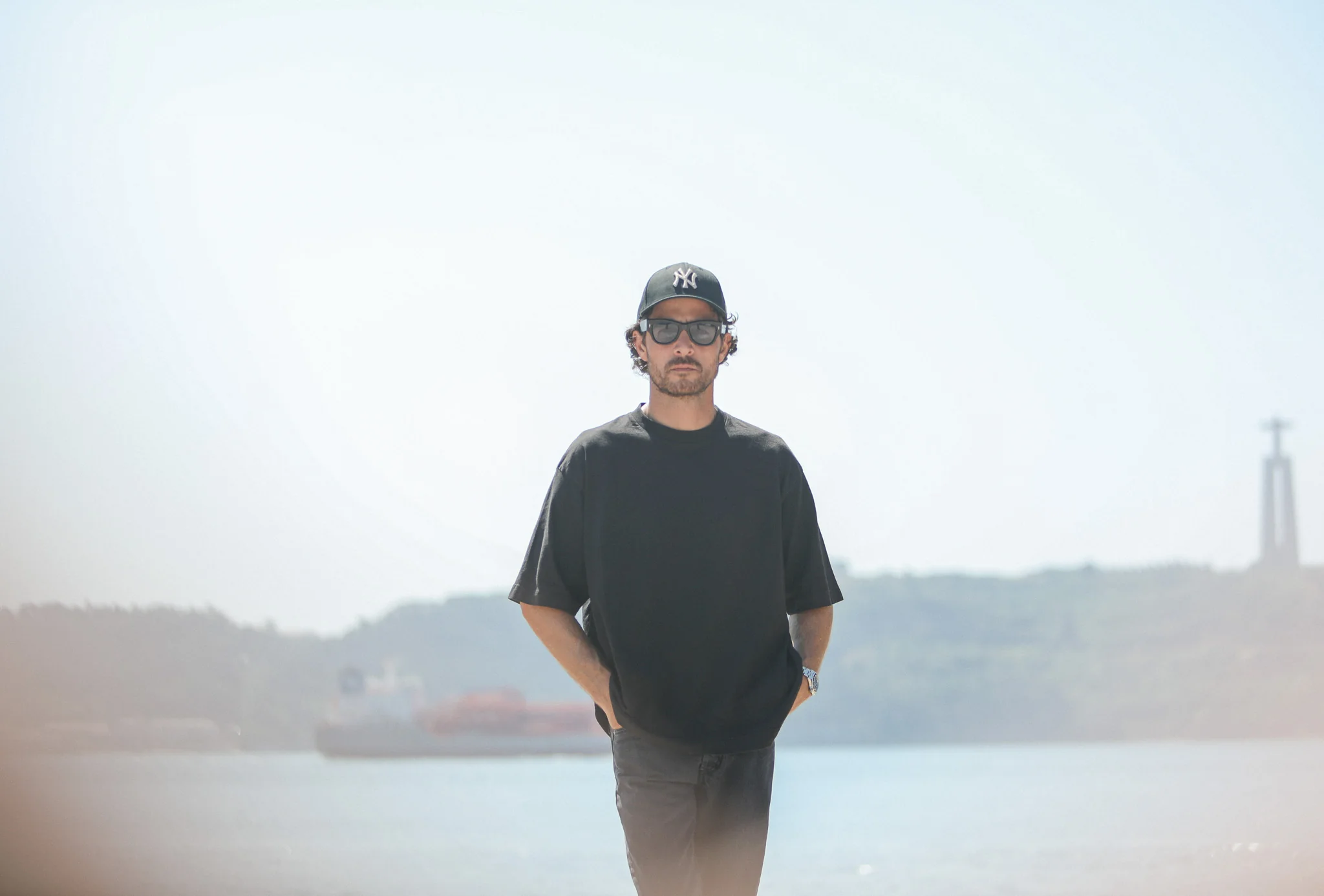 Tee-Shirt Oversize Noir - Image 11